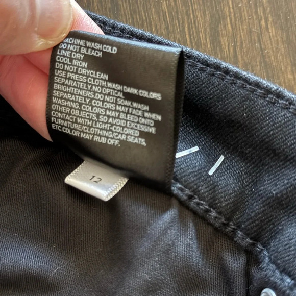 Uniqlo Black Stretch Jeans - 31x34 - Picture 9 of 13